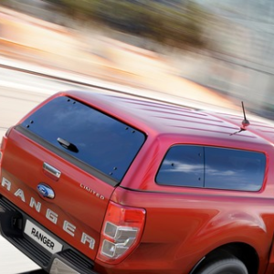 Trda streha s stranskimi stekli, Colorado Red